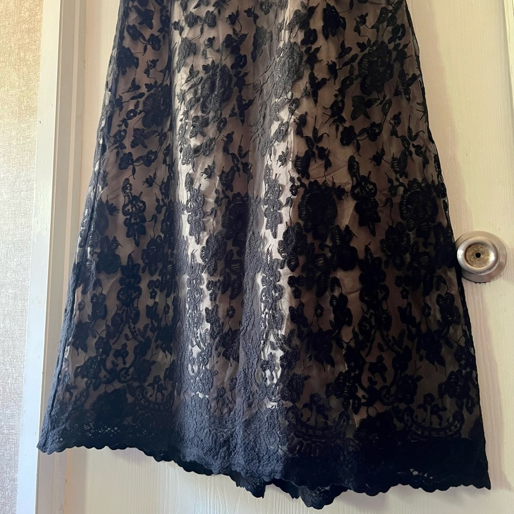 TALBOTS Black Floral Lace over Gold Lining Maxi Skirt - Picture 4 of 9